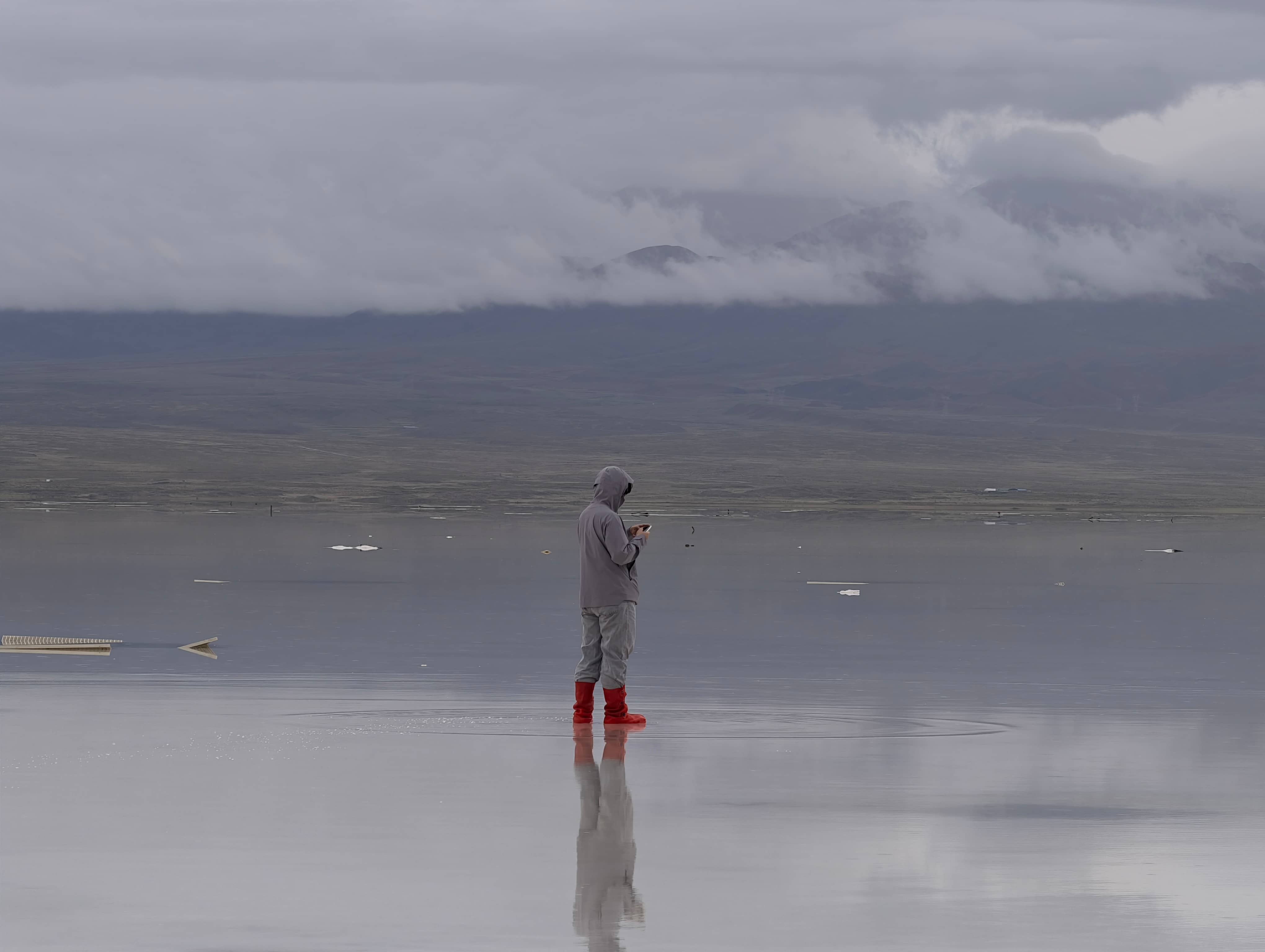 Chaka Salt Lake: Mirror of the Sky on Qinghai-Tibet Plateau